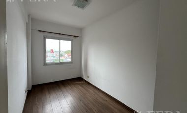 Venta departamento 3 ambientes con balcón en Wilde