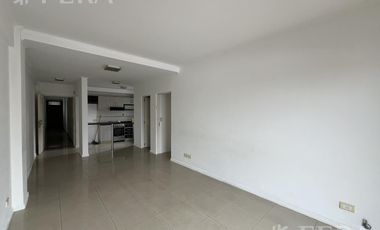 Venta departamento 3 ambientes con balcón en Wilde