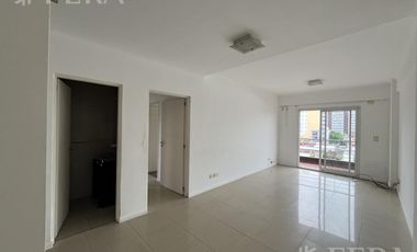 Venta departamento 3 ambientes con balcón en Wilde