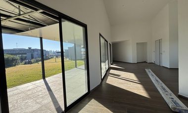 Venta casa 4 ambientes Barrio San Felipe,Canning