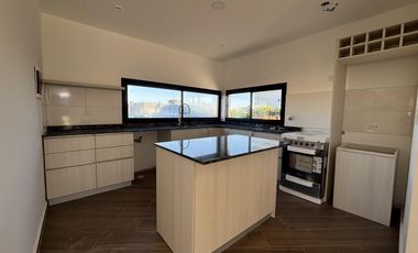 Venta casa 4 ambientes Barrio San Felipe,Canning