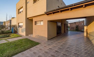 VENTA Casa 3 dormitorios en Tierra de sueños 2, Roldán