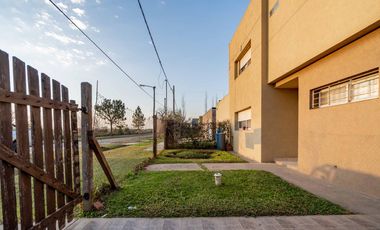 VENTA Casa 3 dormitorios en Tierra de sueños 2, Roldán