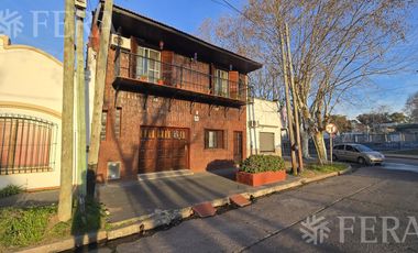 Venta casa 5 ambientes con cochera, patio con parrilla y terraza en Don Bosco
