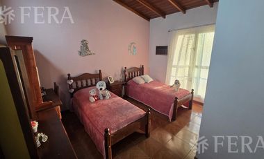 Venta casa 5 ambientes con cochera, patio con parrilla y terraza en Don Bosco