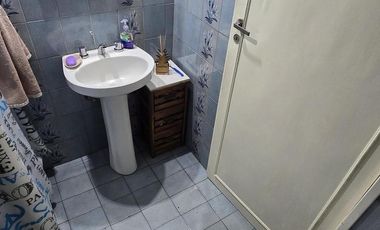 Venta casa 5 ambientes con cochera, patio con parrilla y terraza en Don Bosco