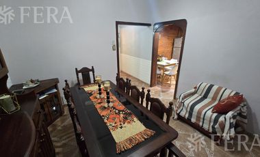 Venta casa 5 ambientes con cochera, patio con parrilla y terraza en Don Bosco