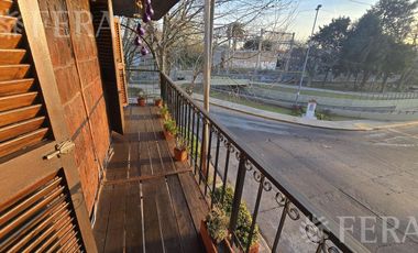 Venta casa 5 ambientes con cochera, patio con parrilla y terraza en Don Bosco