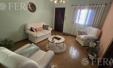 Venta casa 5 ambientes con cochera, patio con parrilla y terraza en Don Bosco