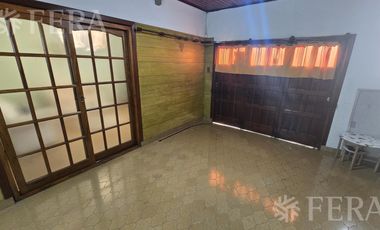 Venta casa 5 ambientes con cochera, patio con parrilla y terraza en Don Bosco