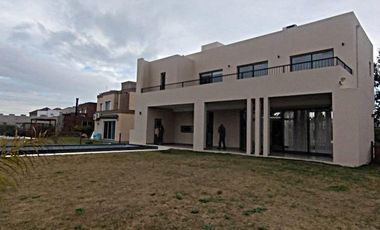 Casa en  Venta - PRINCIPADO CIUDAD NAUTICA - CANNING