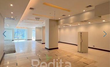 Local Comercial en Arriendo en Barrio Las Condes Oriente