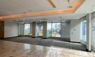 Local Comercial en Arriendo en Barrio Las Condes Oriente