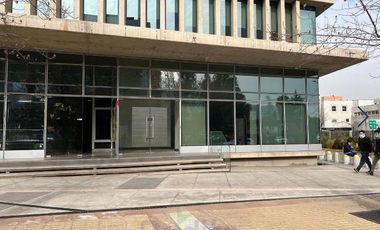 Local Comercial en Arriendo en Barrio Las Condes Oriente