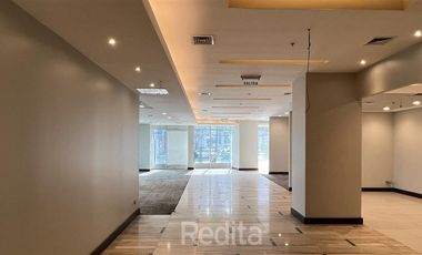 Local Comercial en Arriendo en Barrio Las Condes Oriente