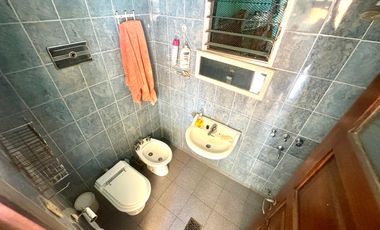 CASA 7 AMBIENTES CON JARDIN TERRAZA Y PARRILLA EN LA BOCA VENTA