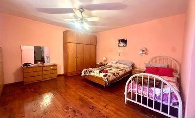 CASA 7 AMBIENTES CON JARDIN TERRAZA Y PARRILLA EN LA BOCA VENTA