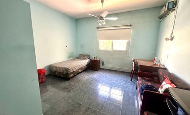 CASA 7 AMBIENTES CON JARDIN TERRAZA Y PARRILLA EN LA BOCA VENTA