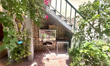 CASA 7 AMBIENTES CON JARDIN TERRAZA Y PARRILLA EN LA BOCA VENTA