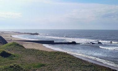 PH Independiente A REFACCIONAR a metros del MAR