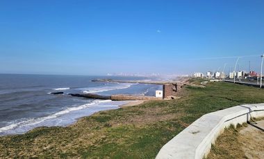 PH Independiente A REFACCIONAR a metros del MAR