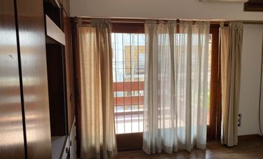 CASA 4 AMB EN VENTA EN SAN ANDRÉS JARDÍN PARRILLA