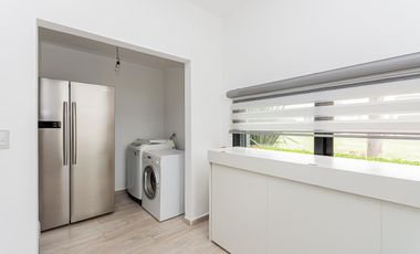 Venta - Casa 2 plantas - Jardín - Pileta - Lagos de Canning