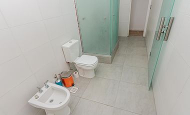 Venta - Casa 2 plantas - Jardín - Pileta - Lagos de Canning