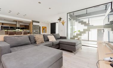 Venta - Casa 2 plantas - Jardín - Pileta - Lagos de Canning