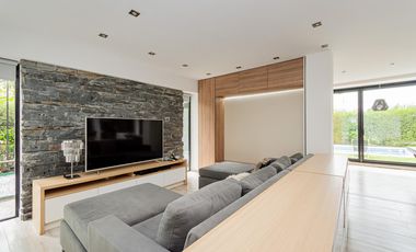 Venta - Casa 2 plantas - Jardín - Pileta - Lagos de Canning