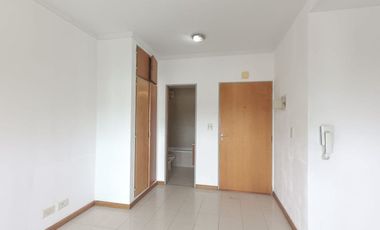 mono ambiente en alquiler- caseros centro