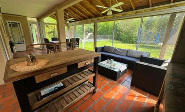 Casa en Venta - APTO CREDITO 4 DORMITORIOS - PISCINA Barrio Maschwitz Privado