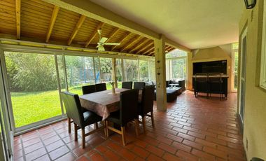 Casa en Venta - APTO CREDITO 4 DORMITORIOS - PISCINA Barrio Maschwitz Privado