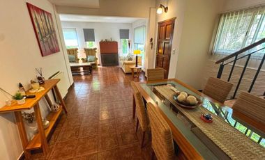 Casa en Venta - APTO CREDITO 4 DORMITORIOS - PISCINA Barrio Maschwitz Privado