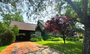 Casa en Venta - APTO CREDITO 4 DORMITORIOS - PISCINA Barrio Maschwitz Privado