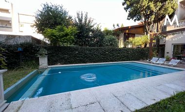 Casa en venta de 5 ambientes con cochera y piscina - Villa Ballester