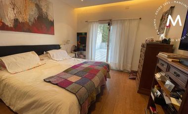 Casa en venta de 5 ambientes con cochera y piscina - Villa Ballester