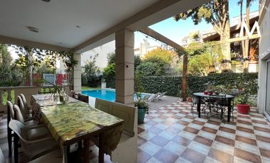 Casa en venta de 5 ambientes con cochera y piscina - Villa Ballester