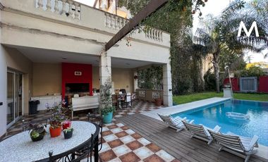 Casa en venta de 5 ambientes con cochera y piscina - Villa Ballester