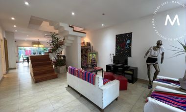 Casa en venta de 5 ambientes con cochera y piscina - Villa Ballester