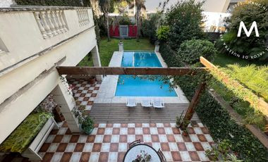 Casa en venta de 5 ambientes con cochera y piscina - Villa Ballester