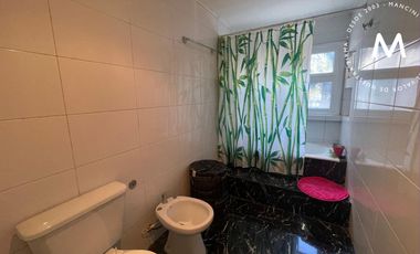 Casa en venta de 5 ambientes con cochera y piscina - Villa Ballester