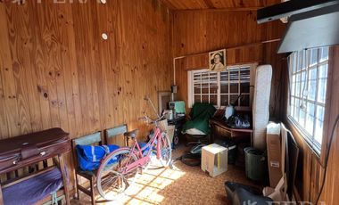 Venta de Casa 4 ambientes con cochera y patio en Sarandi
