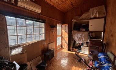 Venta de Casa 4 ambientes con cochera y patio en Sarandi