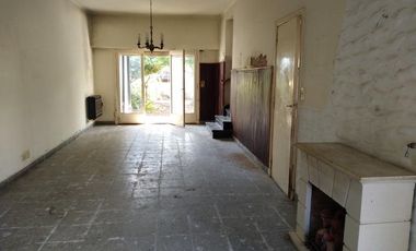 Casa en 2 Plantas con Jardin, Quincho, Garage, Balcon y Terraza - Banfield