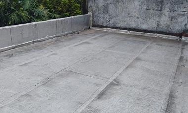 Casa en 2 Plantas con Jardin, Quincho, Garage, Balcon y Terraza - Banfield