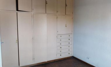 Casa en 2 Plantas con Jardin, Quincho, Garage, Balcon y Terraza - Banfield