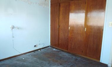 Casa en 2 Plantas con Jardin, Quincho, Garage, Balcon y Terraza - Banfield