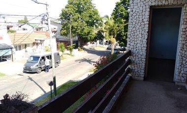 Casa en 2 Plantas con Jardin, Quincho, Garage, Balcon y Terraza - Banfield