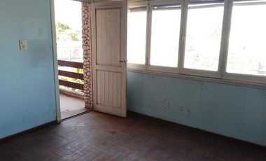 Casa en 2 Plantas con Jardin, Quincho, Garage, Balcon y Terraza - Banfield